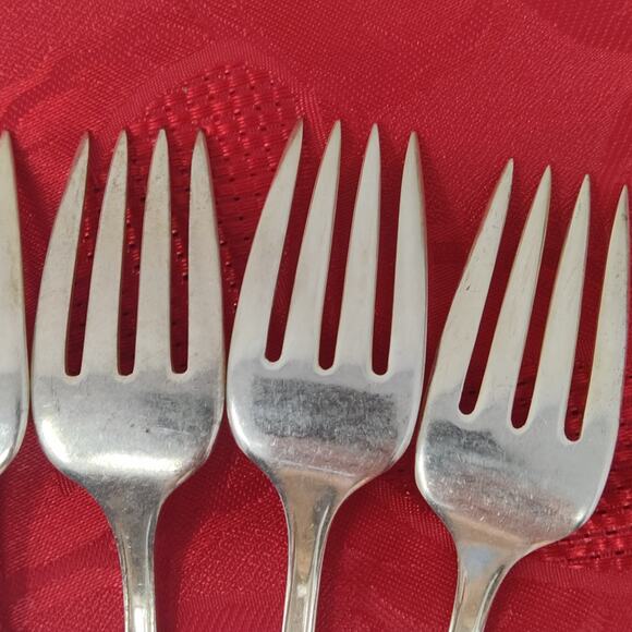 11X Silver Plate Dinner Salad Forks Nobility Plate Royal Rose Oneida - Picture 12 of 16